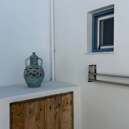 Almira Prassa House Kimolos